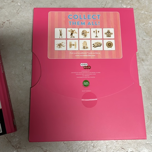 Minnie Mouse deluxe book and 3D model - Picture 4 of 6